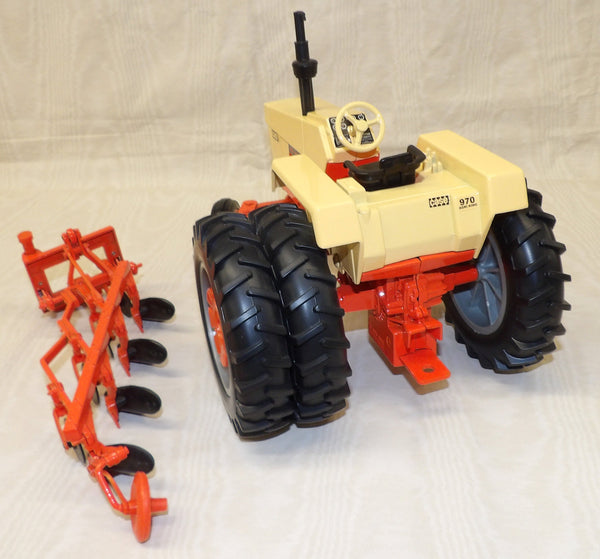 #14197 1/16 Case 970 Agri King Plow Tractor with 4-Bottom Plow No Box, AS  IS