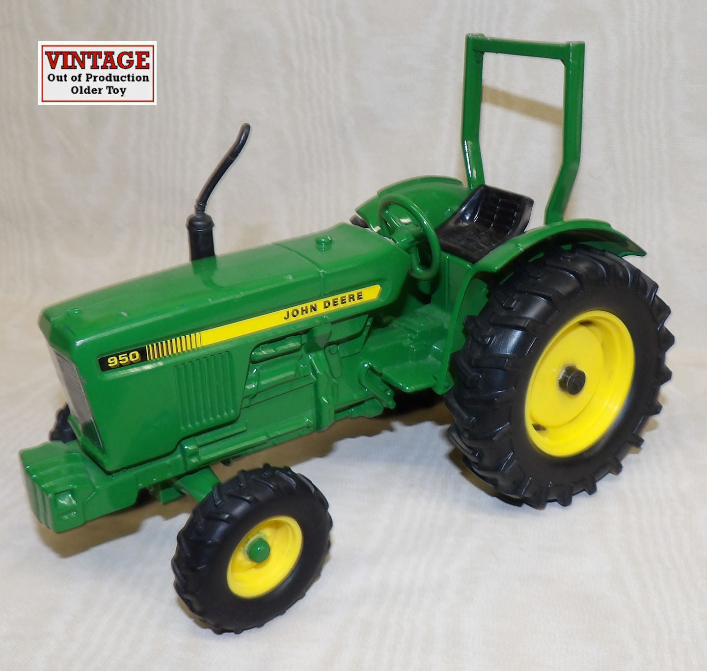 #15163 1/16 John Deere 950 Compact Utility MFWD Tractor - No Box, AS IS