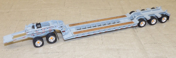 622862 1/64 Gray Fontaine Magnitude Tri-Axle Lowboy Trailer with