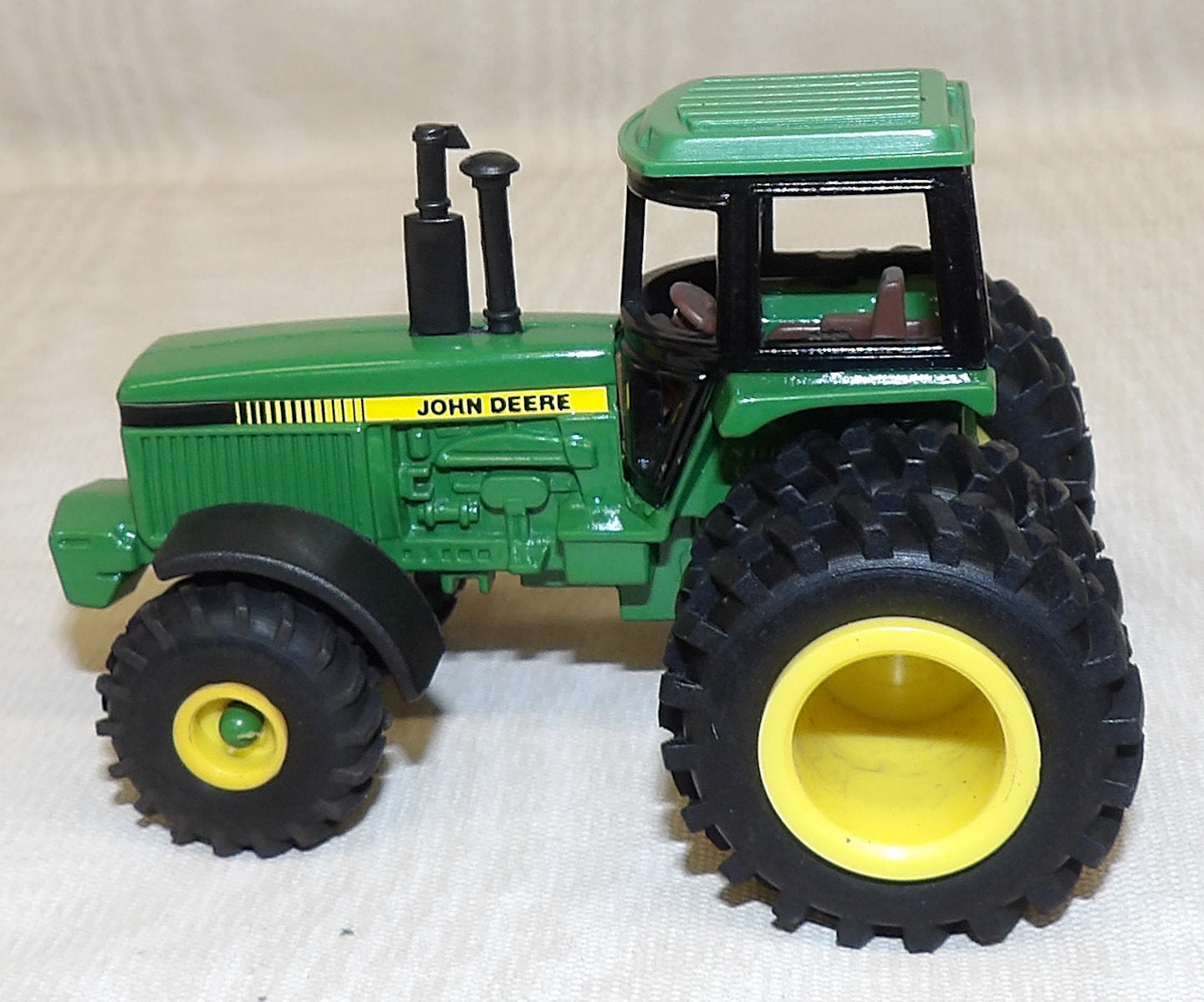#CB1564 1/64 John Deere 4450 FWA Tractor with Duals - Custom Tires, No Package, AS IS