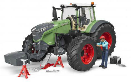 04041 1/16 Fendt Vario Tractor with Accessories | Action