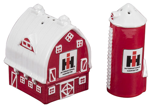 #6867 IH Farmall Barn & Silo Salt & Pepper Shaker Set