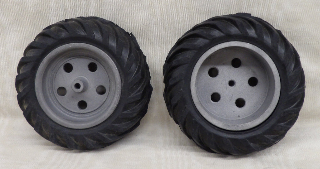 #07-121 1/16 Rubber Tires with Custom Metal Rims - pair