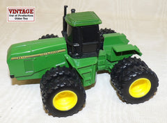 #15322 1/64 John Deere 8870 4WD Tractor with Duals - No Package, AS IS