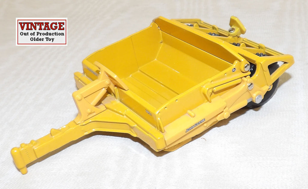 #15072 1/64 John Deere 1812C Carryall Scraper - No Package, AS IS