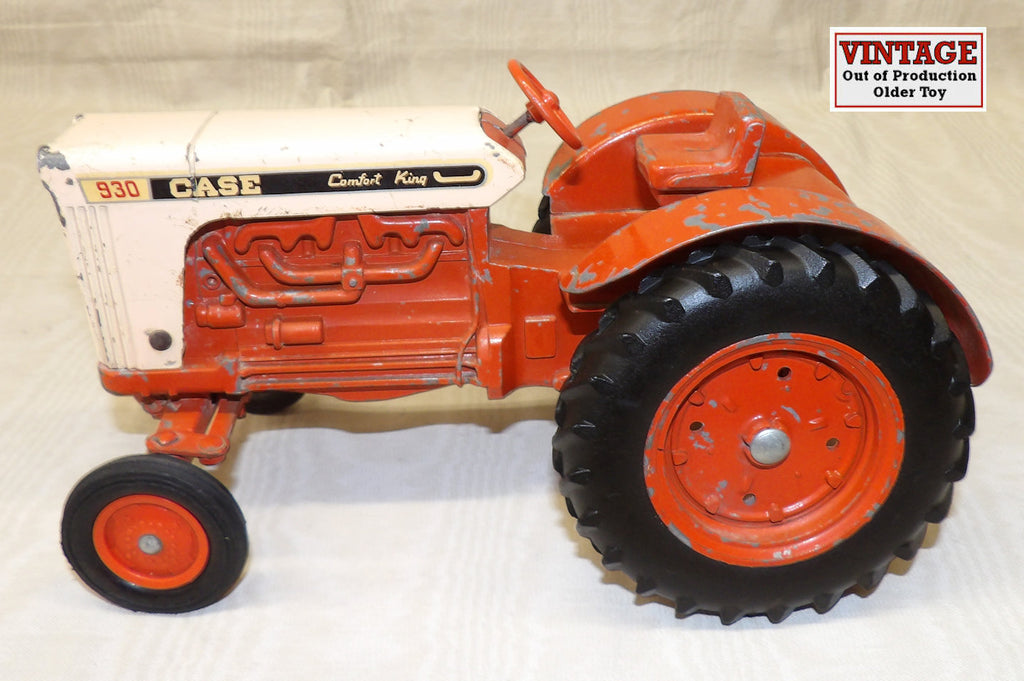 #204-1 1/16 Case 930 Comfort King Tractor - No Box, AS IS