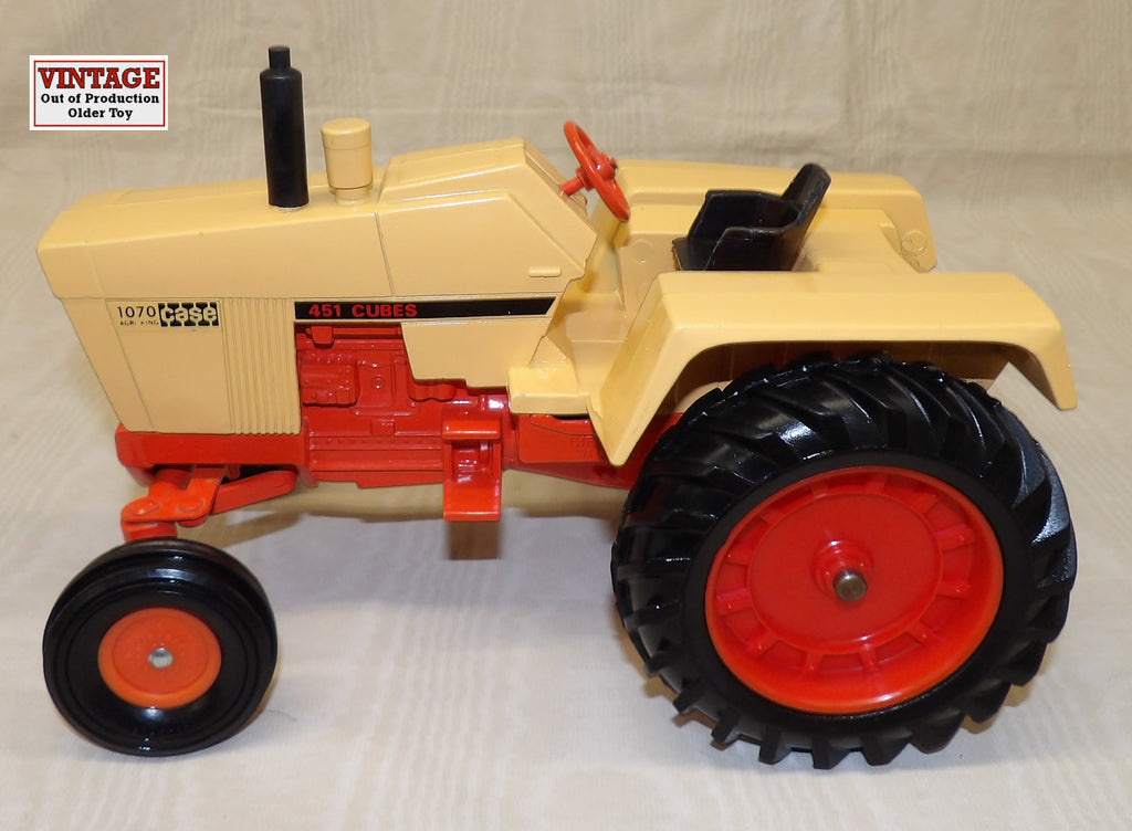 #208 1/16 Case 1070 Agri King 451 Cubes Tractor without Cab - No Box, AS IS