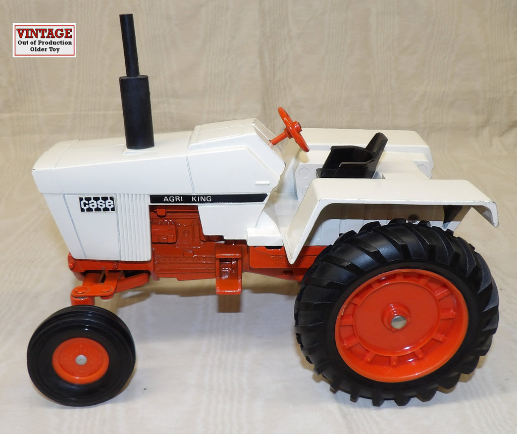 #261DO 1/16 Case Agri King Tractor without Cab - No Box, AS IS