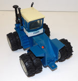 #3092 1/32 Ford FW-60 4WD Tractor with Duals - Plastic