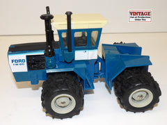#3092 1/32 Ford FW-60 4WD Tractor with Duals - Plastic