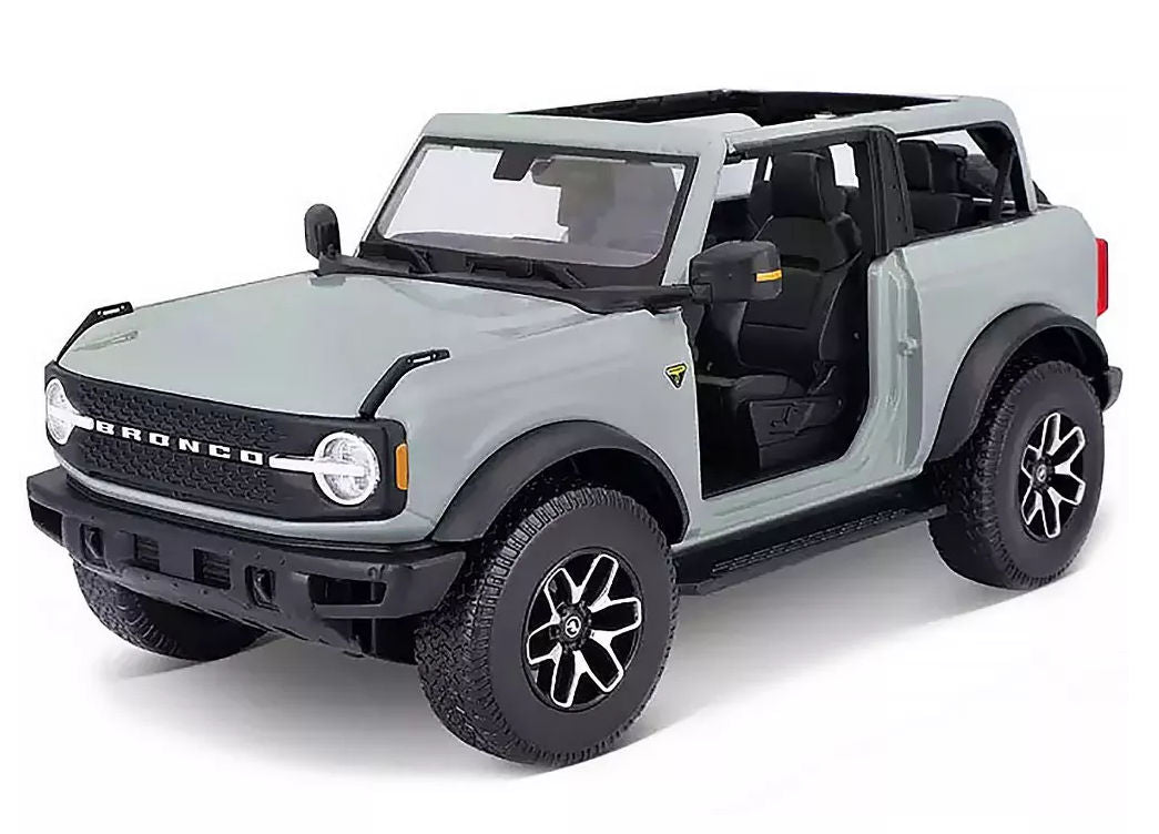 #31457GRY 1/18 Gray 2021 Ford Bronco Badlands