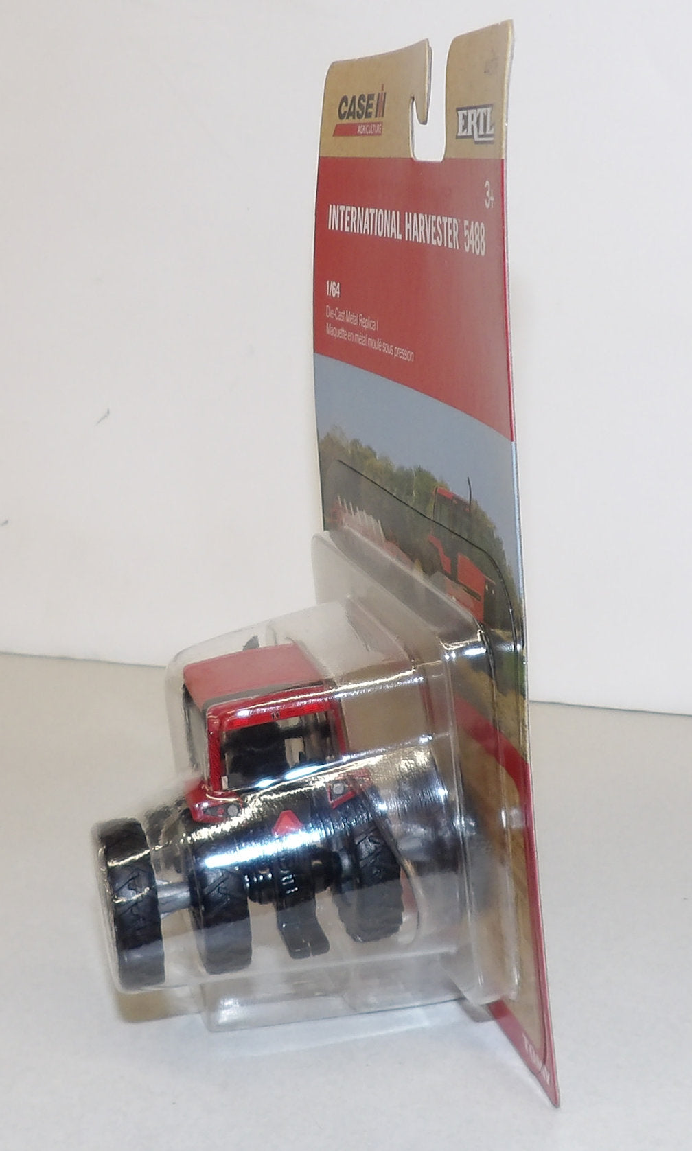 44375 1/64 International Harvester 5488 Tractor with Duals