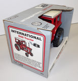 #4602 1/16 International 1568 V-8 Tractor Collectors Edition
