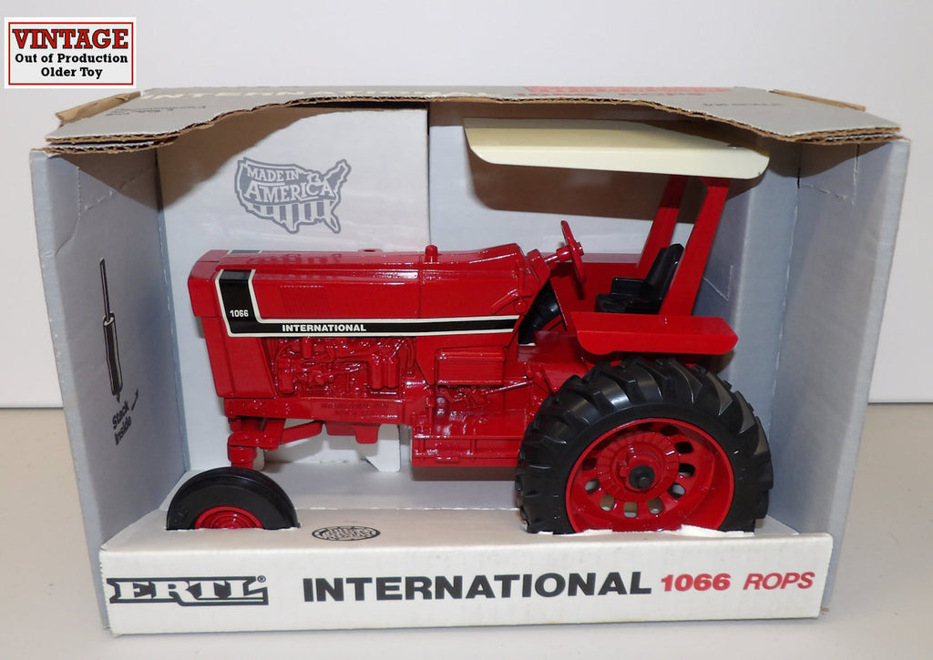 #4621DA 1/16 International 1066 Tractor with ROPS - International "66" Series Special Edition