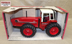 #464EO 1/16 International 3588 2+2 Tractor