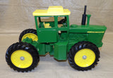 #510 1/16 John Deere 7520 4WD Tractor with Single Wheels
