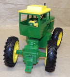 #510 1/16 John Deere 7520 4WD Tractor with Single Wheels