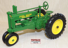 #539A 1/16 1934 John Deere Unstyled Model A Tractor with Rubber Tires - No Box, AS IS