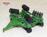 #5550 1/64 John Deere Wing Disk without Wheels - No Package, AS IS