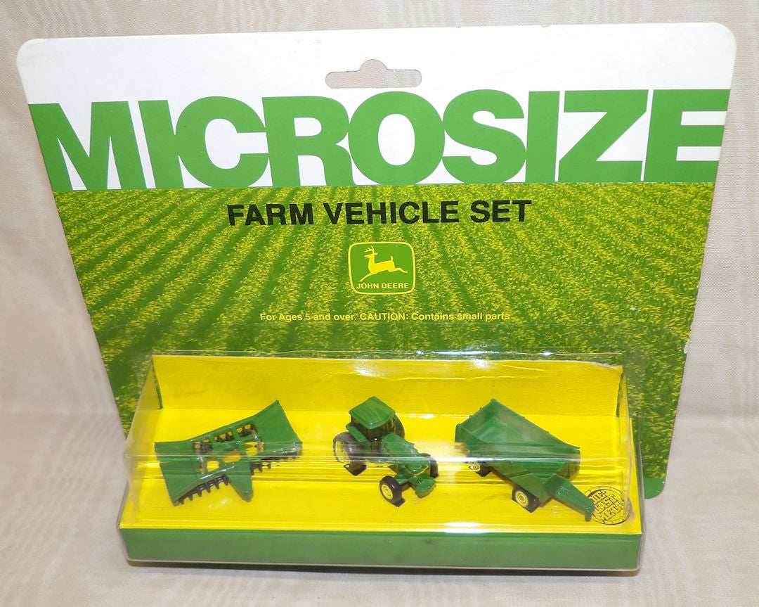 #5572EO John Deere Micro Farm Set