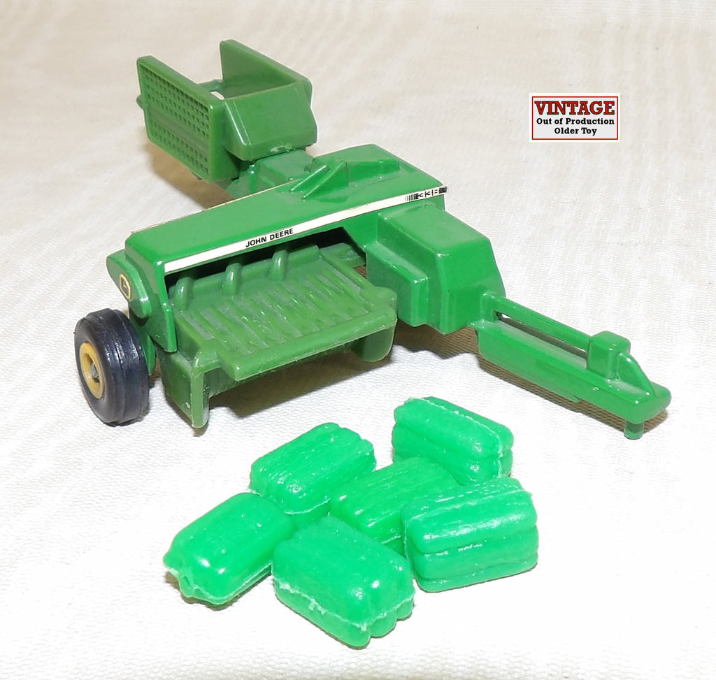 #5646FO 1/64 John Deere 338 Square Baler with Bales - No Package, AS IS