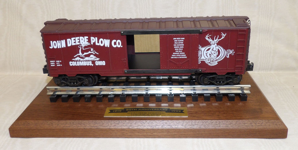 #566KL 1/48 John Deere Plow Co. Rail Car with Base