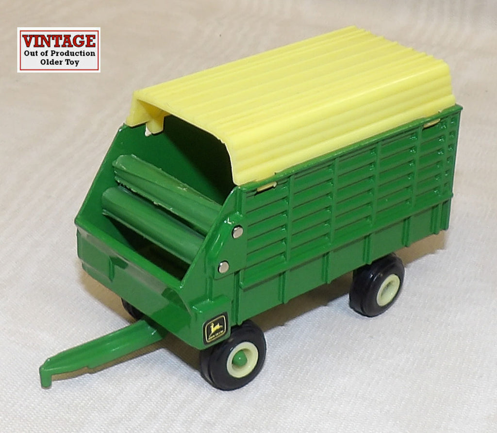 #567FO 1/64 John Deere Forage Wagon - No Package, AS IS