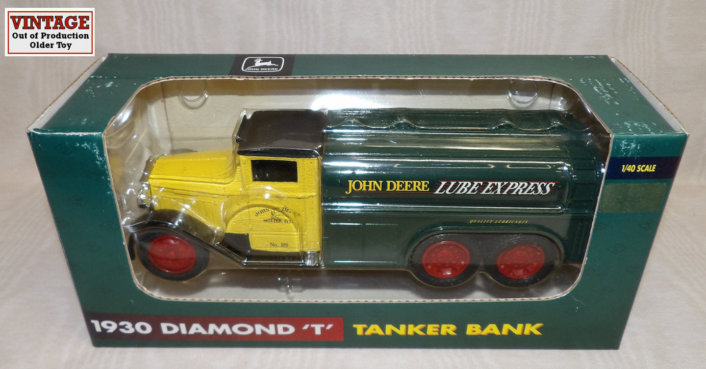 #5757 1/40 John Deere 1930 Diamond T Tanker Bank #109
