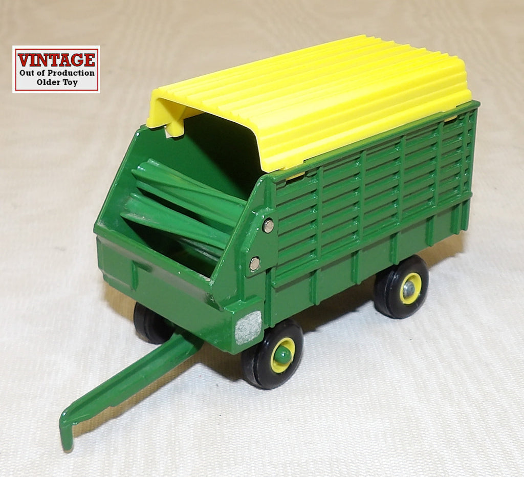 #586-2 1/64 John Deere Forage Wagon - No Package, AS IS