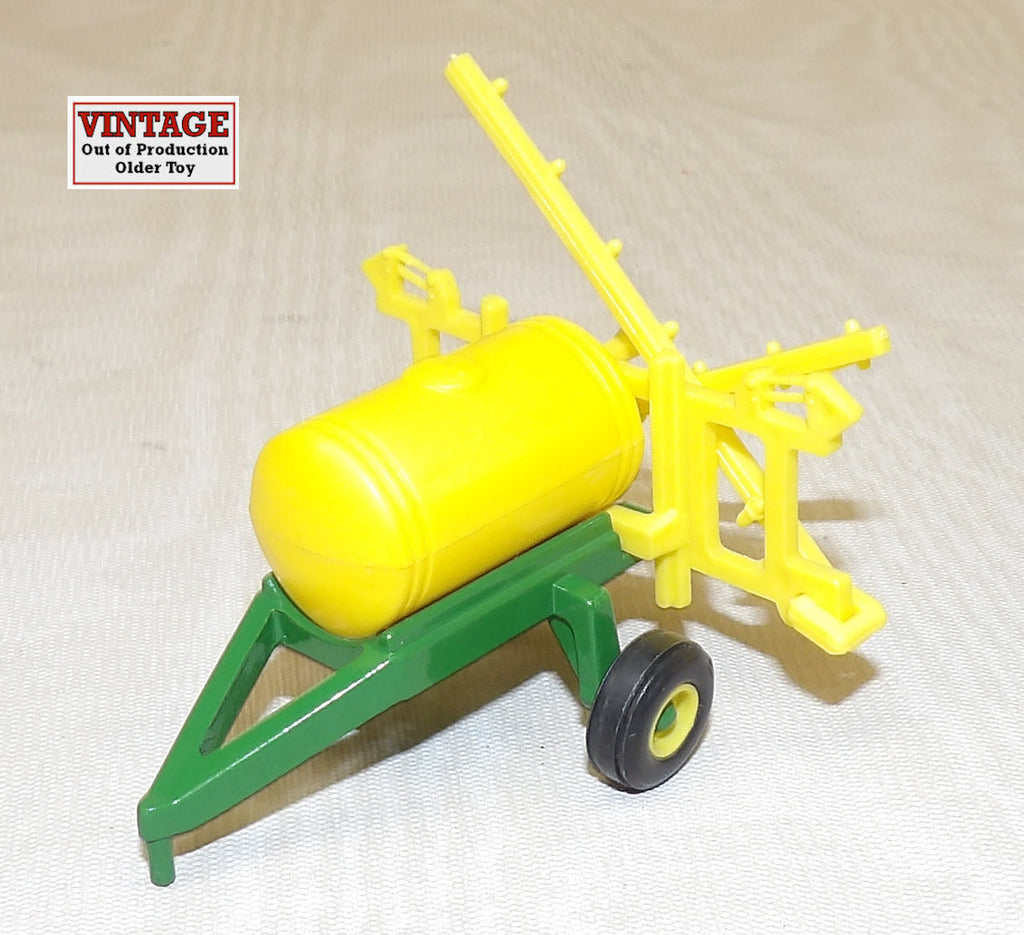 #586-4 1/64 John Deere Pull-Type Sprayer - No Package, AS IS