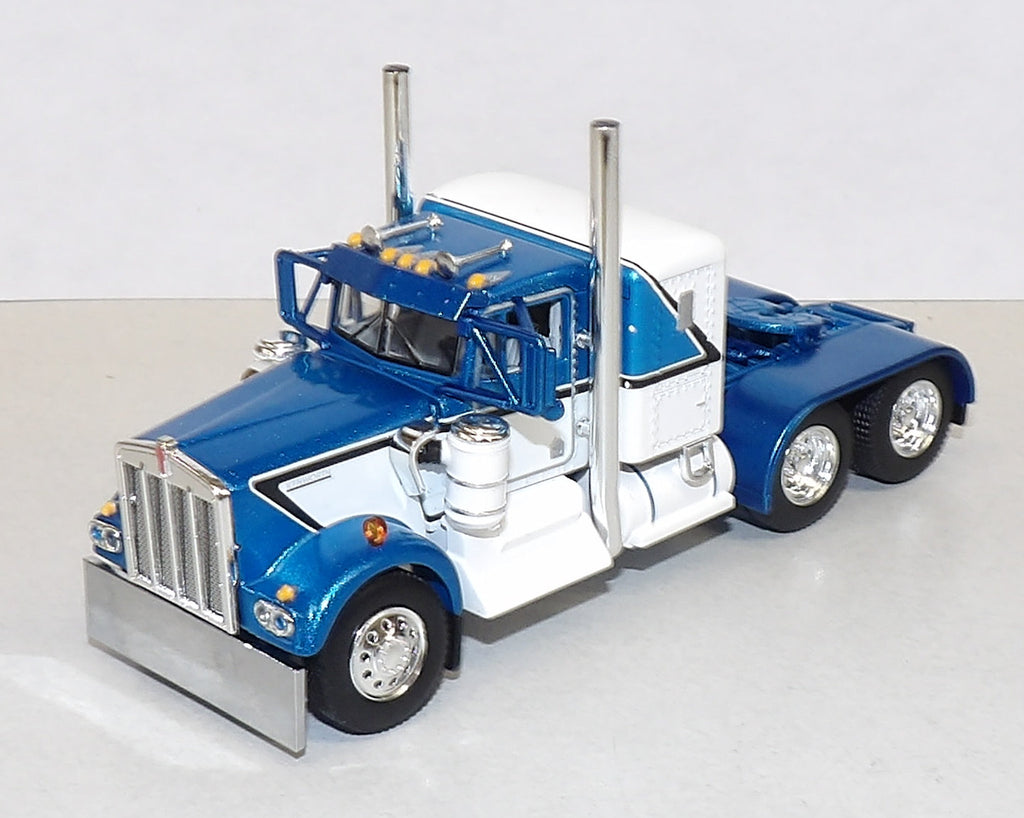 #621361 1/64 Mariner Blue & White Kenworth W900A with 36" Sleeper - No Box