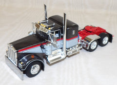 #621371 1/64 Gray & Red Kenworth W900A with 36" Sleeper - No Box