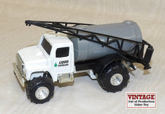 #686W 1/64 White International Sprayer Truck - No Package, AS IS