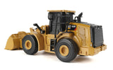 #84043 1/32 Cat 950M Wheel Loader with Accessories