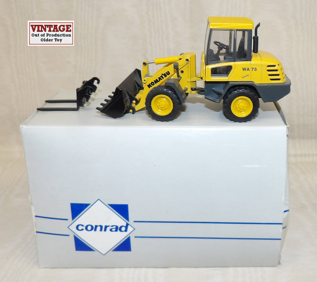 #C2432 1/50 Komtasu WA75 Wheeled Loader with Pallet Fork, Pre-Owned