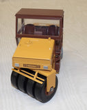 #C2702 1/35 Case 854 Vibromax Roller - No Box, AS IS