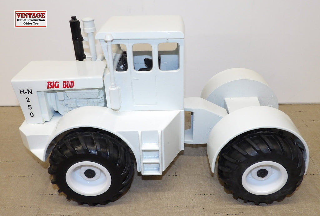 CB1401 1/16 Big Bud H-N 250 4WD Tractor with Single Wheels - No Box, AS IS