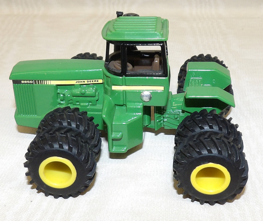 #CB1562 1/64 John Deere 8850 4WD Tractor with Custom Dual Tires - No  Package, AS IS