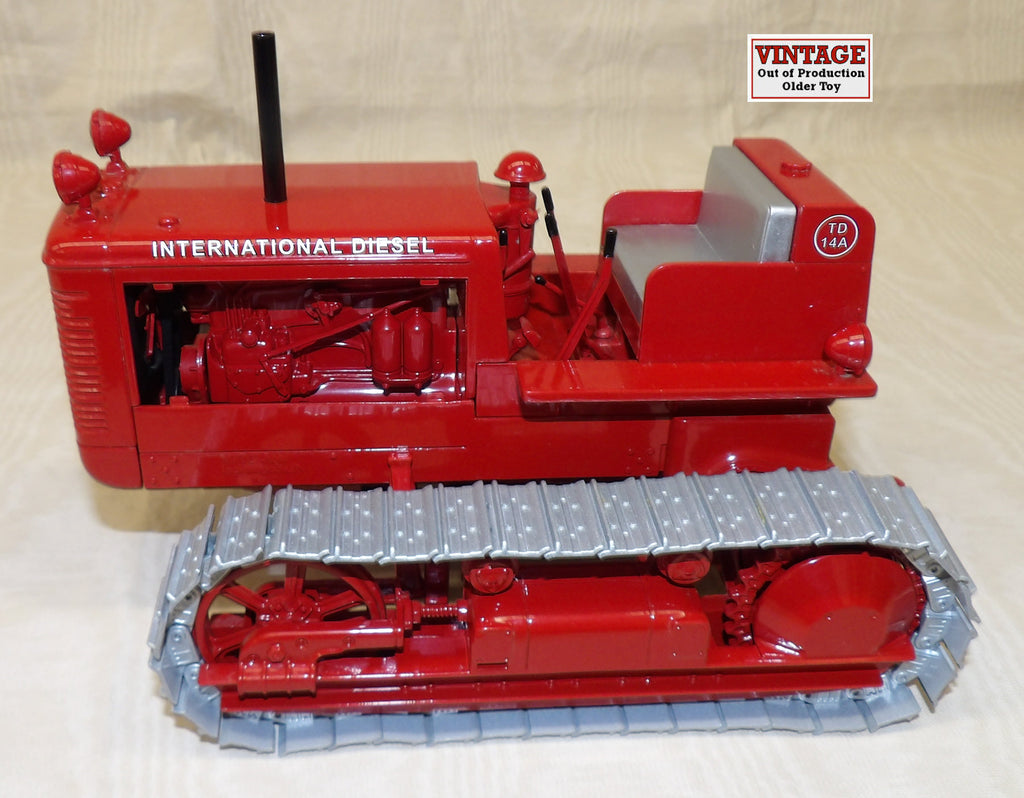 #CUST740 1/16 International TD-14A Diesel Crawler, 2002 National Toy Truck'n Construction Show