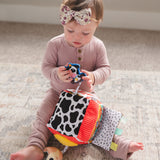 #L27657 Peek-A-Moos Friendly Barn