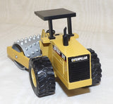 #NZG4012 1/50 Cat CP-563C Vibratory Soil Compactor Launch Edition, Pre-Owned
