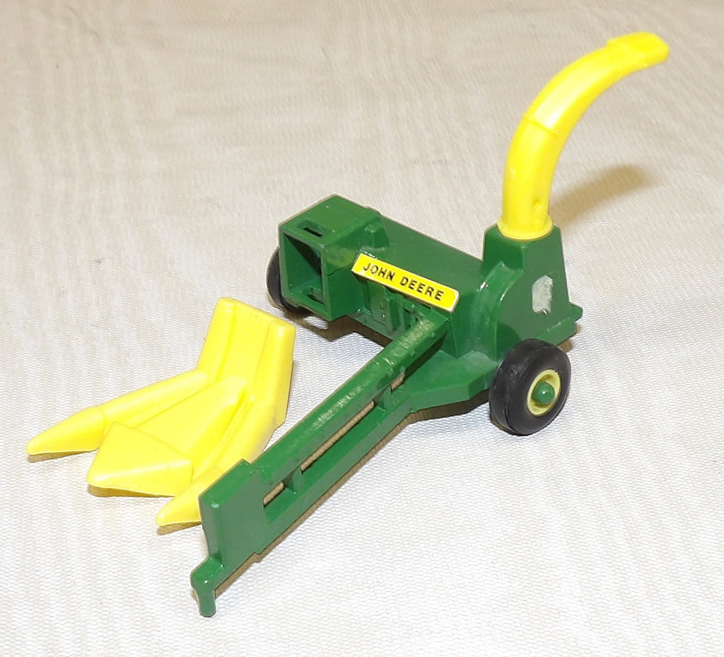 #SY112 1/64 John Deere Pull-Type Forage Harvester - Broken corn head, AS IS