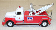 #SY1173 1/34 Mobil Service 1957 International R-200 Tow Truck - Bad Winch Lines, AS IS