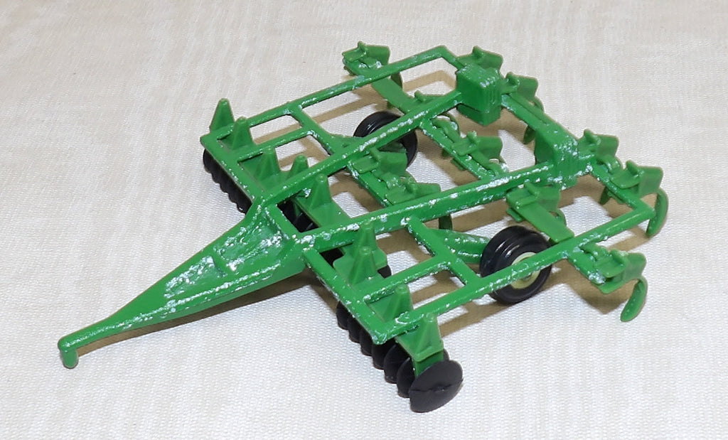 #SY154 1/64 John Deere Minimum Tillage Plow - Bad Paint, AS IS