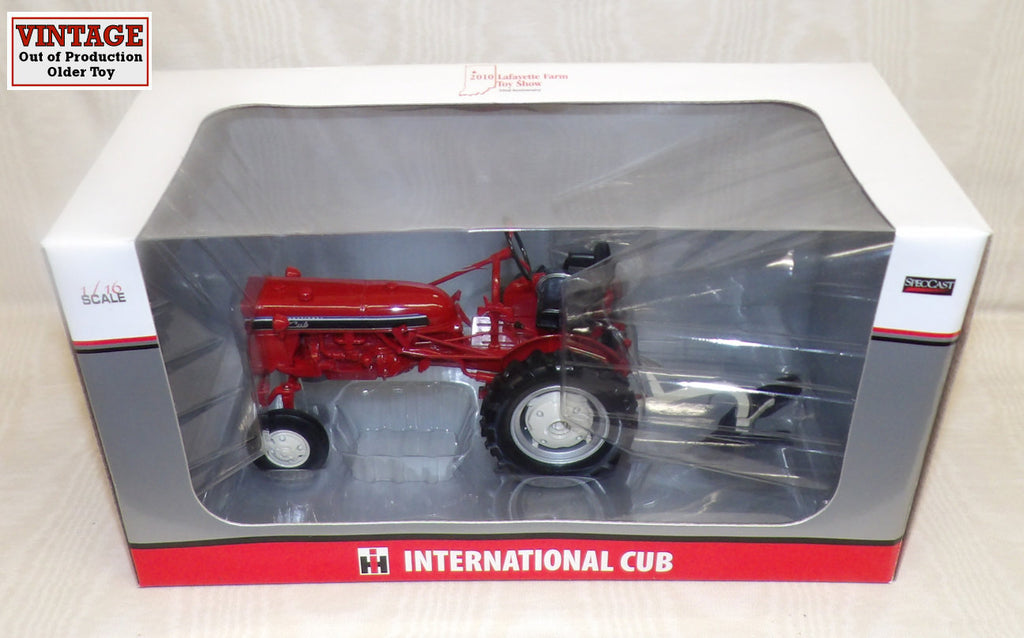 #ZJD1637 1/16 International Cub Tractor with 1-Point Hitch & Fast Hitch Plow, 2010 Lafayette Farm Toy Show Edition