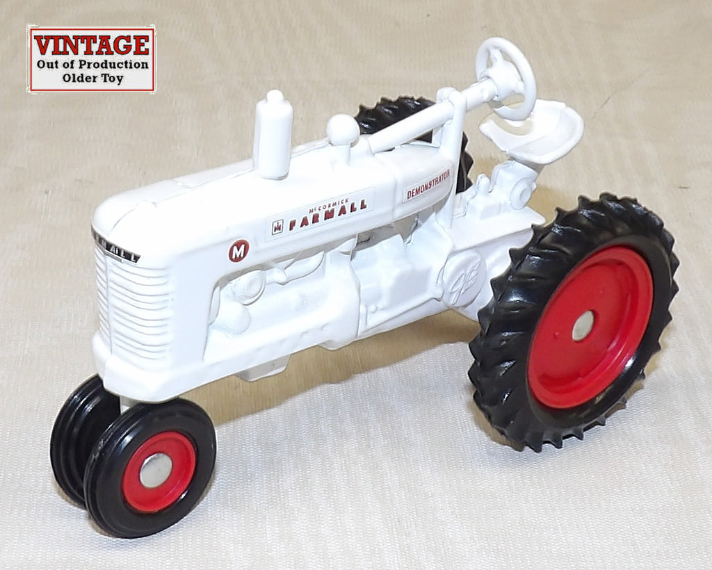 #ZSM0997 1/32 IH Farmall M Demonstrator Tractor - No Box, AS IS