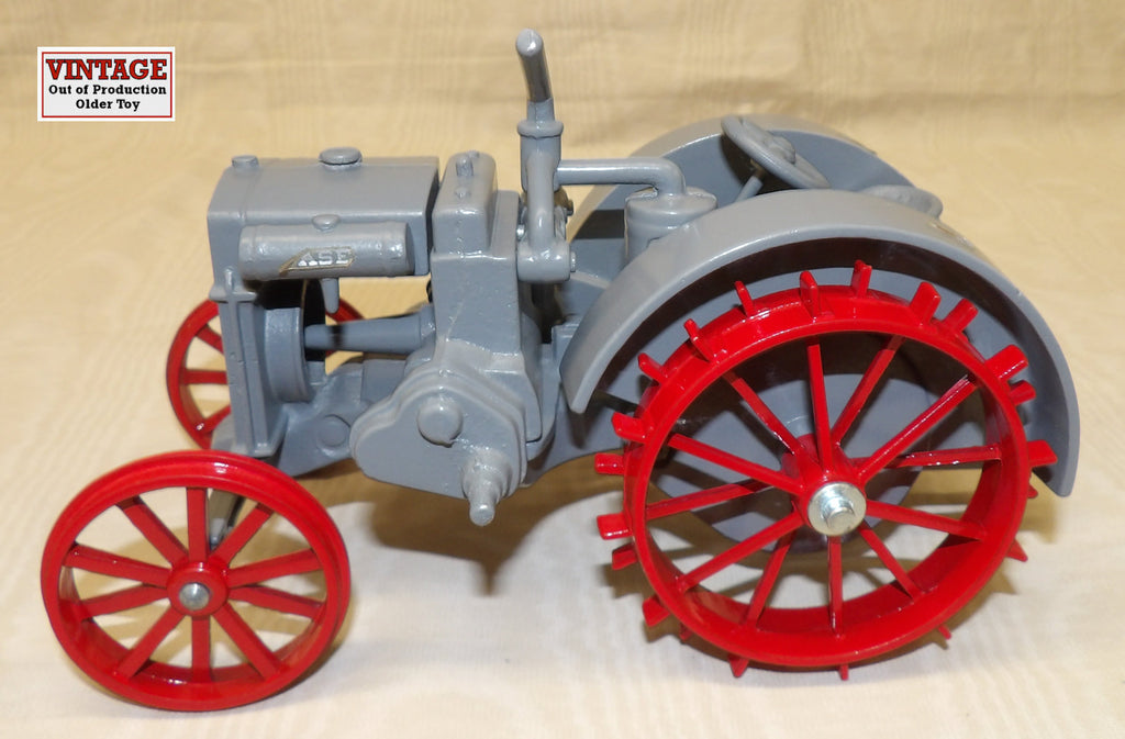 #ZSM713 1/16 Case 15-27 Tractor with Steel Wheels - No Box, AS IS