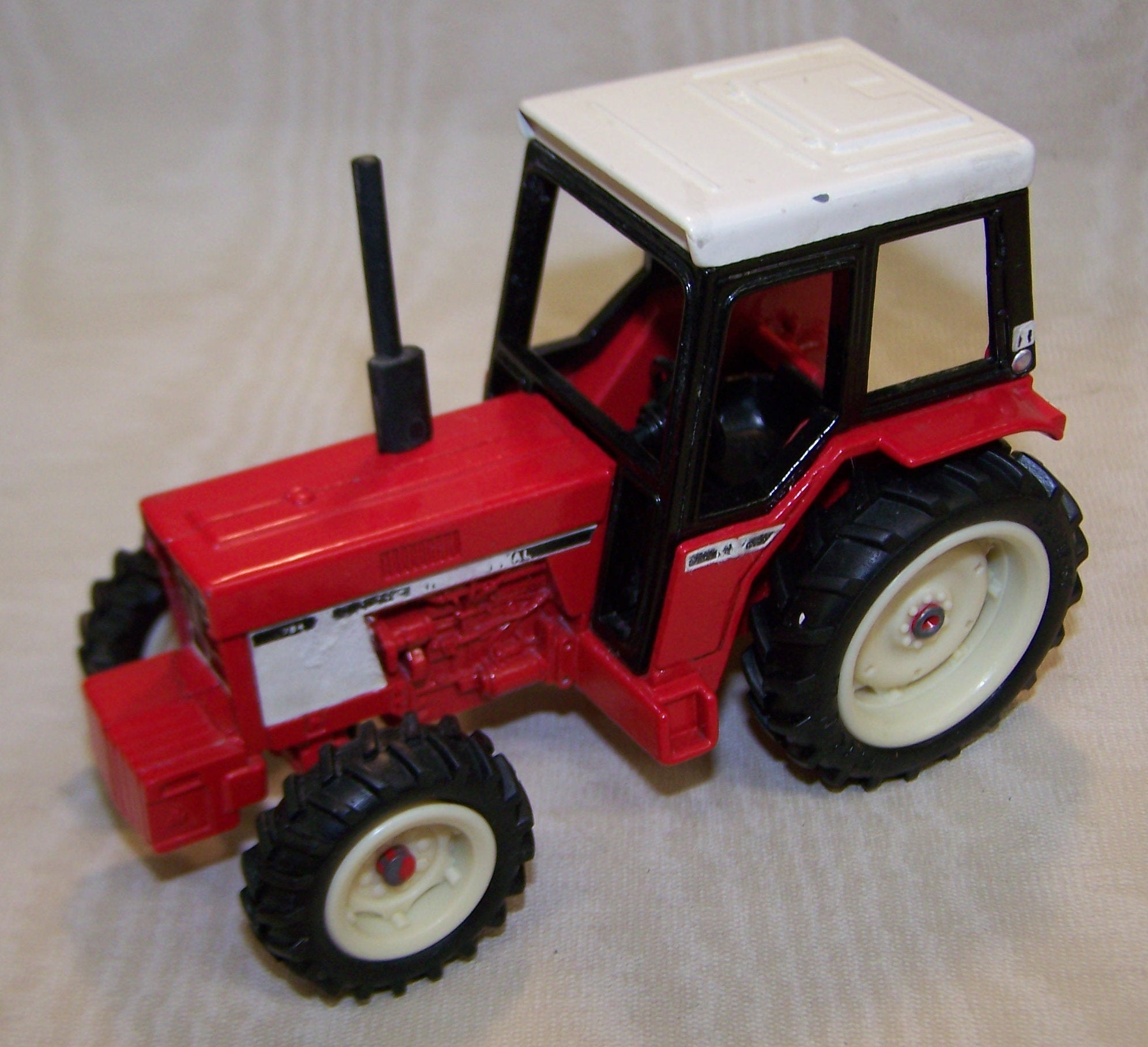 #1638-1 1/32 International 784 FWD Tractor - No Box, AS IS
