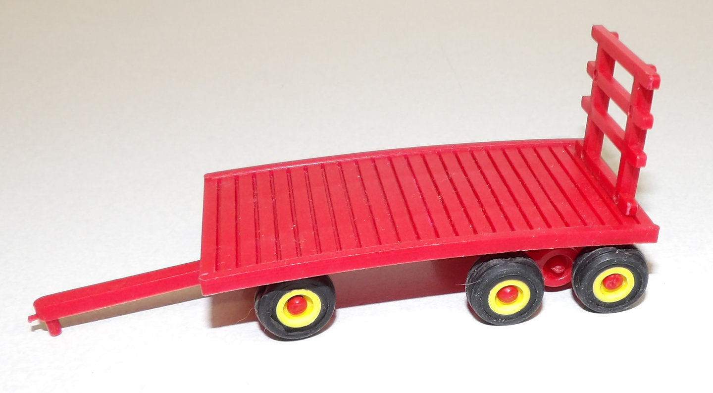 #HT8207 1/64 Red Tandem Axle Hay Wagon with Yellow Rims