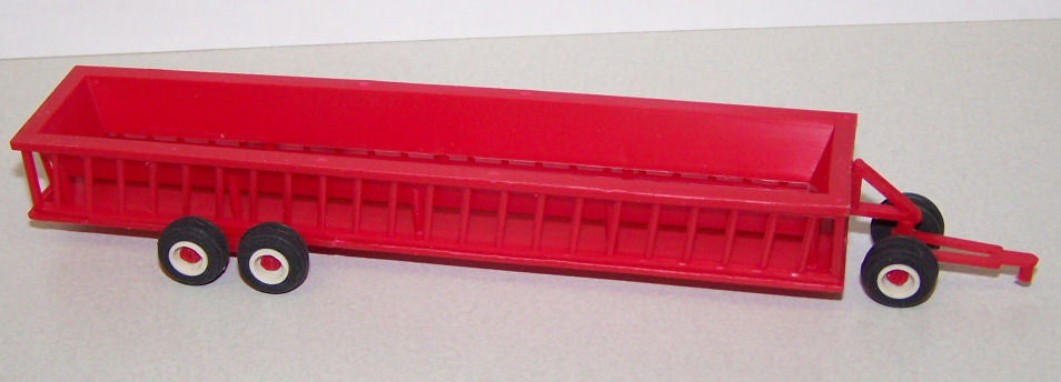 #ST376 1/64 Red 32' Portable Bunk Feeder Wagon